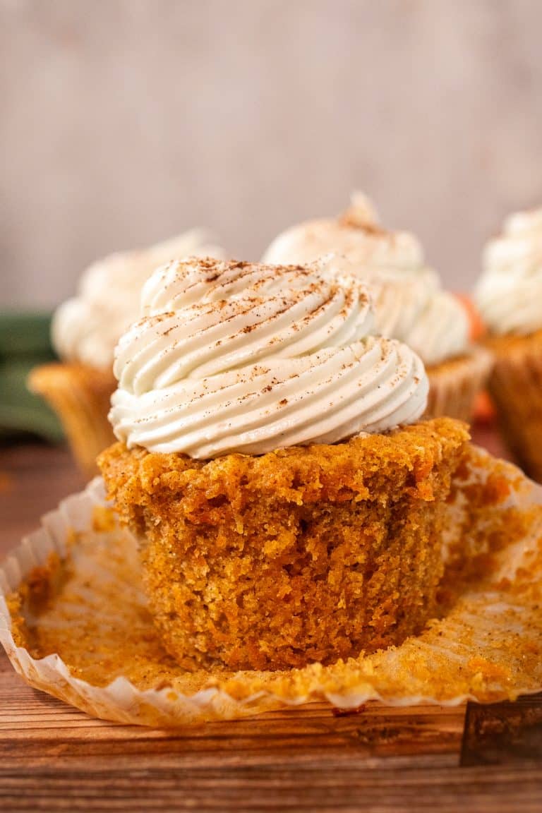 The BEST Carrot Cake Cupcakes – Moist, Fluffy & Easy!