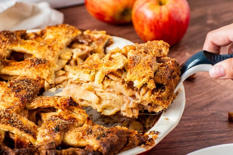 Homemade Apple Pie Recipe – Easy, Creamy & Perfectly Spiced