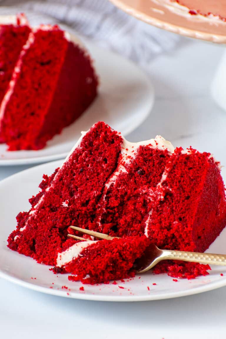 Classic Red Velvet Cake Recipe with Cream Cheese Frosting